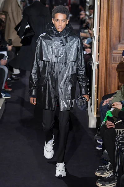 Look 30